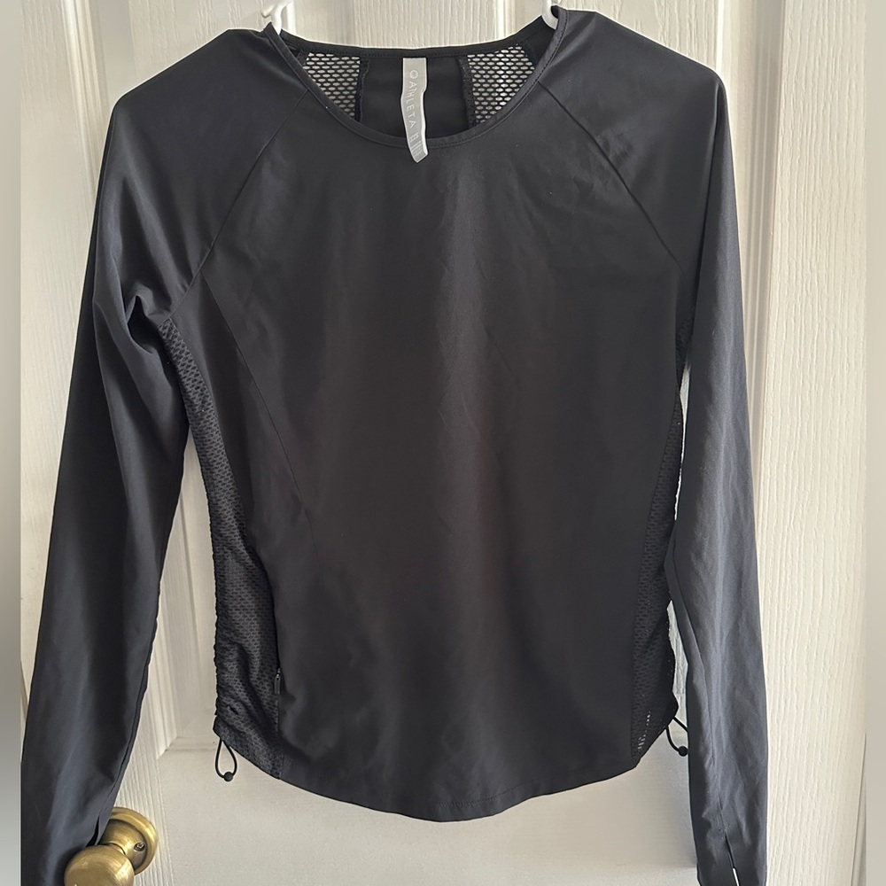 Athleta Yosemite Long Sleeve Black Top Size XXS